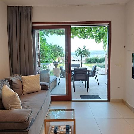 Apartments Villa Oliva Turanj Exterior photo