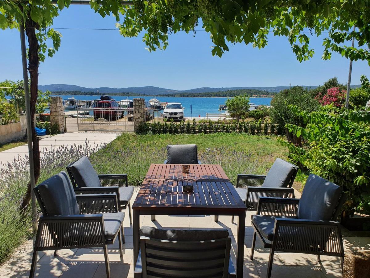 Apartments Villa Oliva Turanj Exterior photo