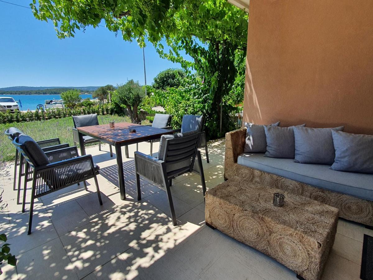 Apartments Villa Oliva Turanj Exterior photo