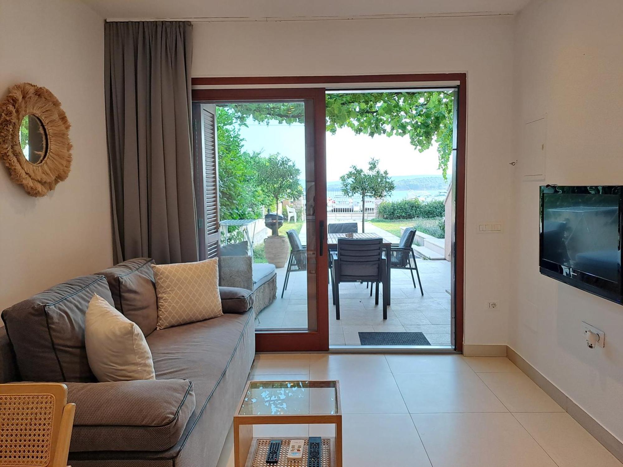 Apartments Villa Oliva Turanj Exterior photo