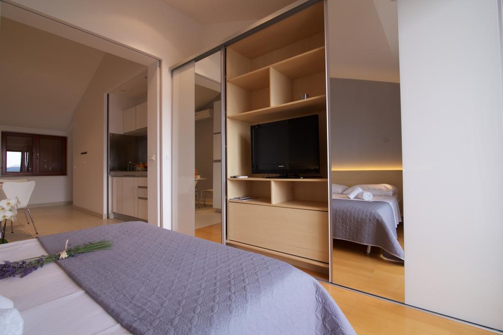 Apartments Villa Oliva Turanj Exterior photo
